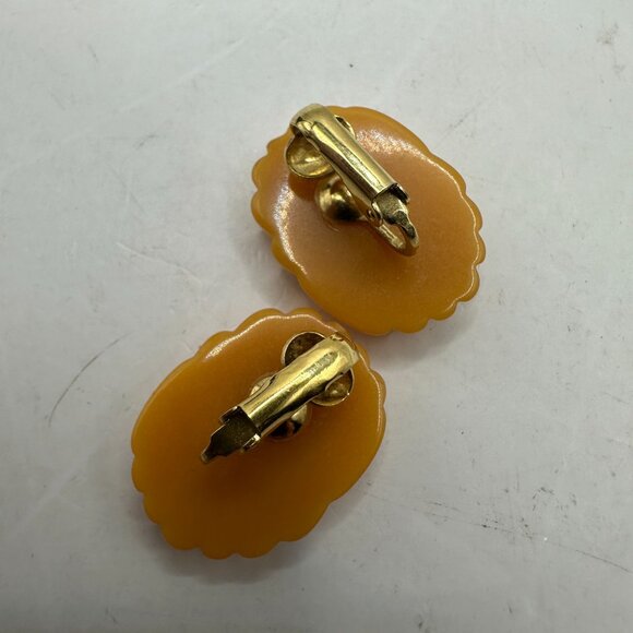 Vintage Amber Swirl Clip-On Earrings - Picture 4 of 4